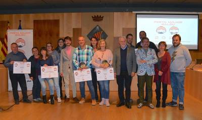 La Colla Confetti gana el premio al mejor disfraz del Cós Blanc de Salou 2020